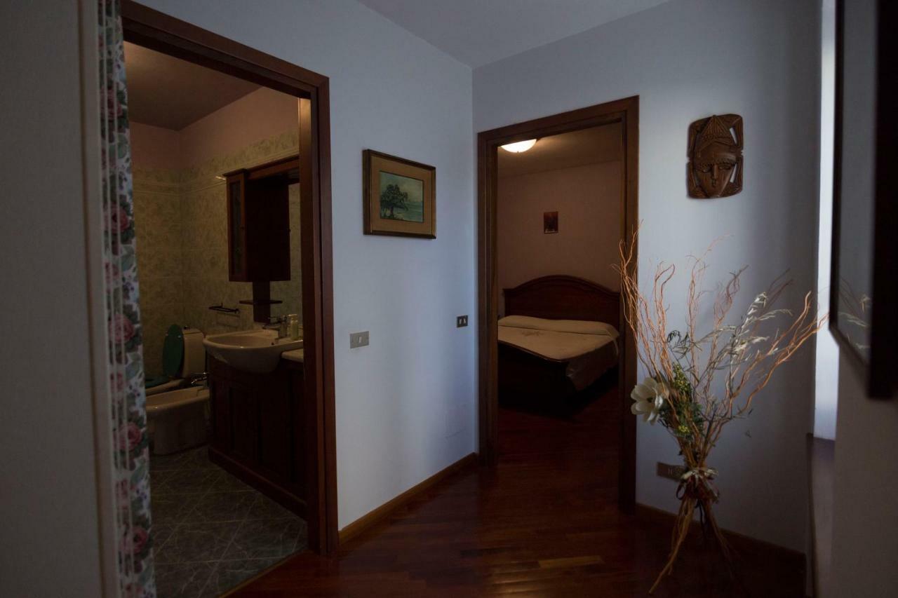Apartamento La Casa Di Cristina Arona Exterior foto